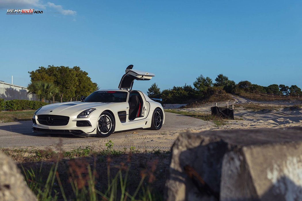 Mercedes-Benz SLS