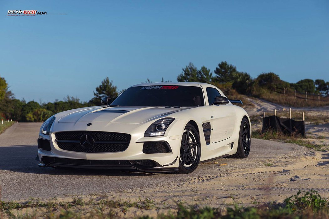 Mercedes-Benz SLS