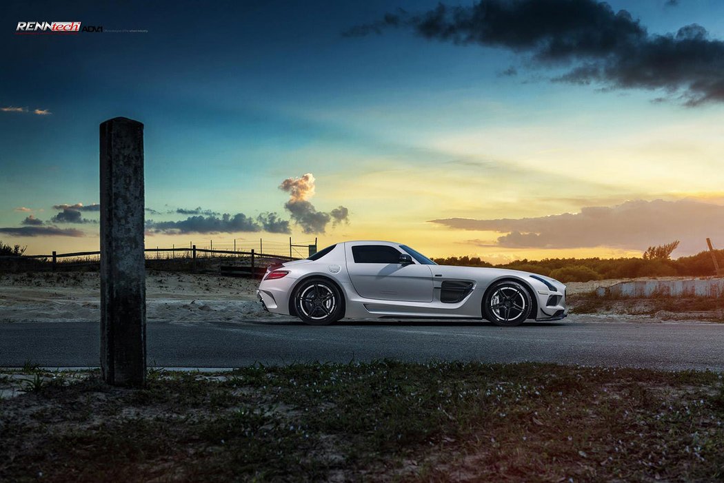 Mercedes-Benz SLS