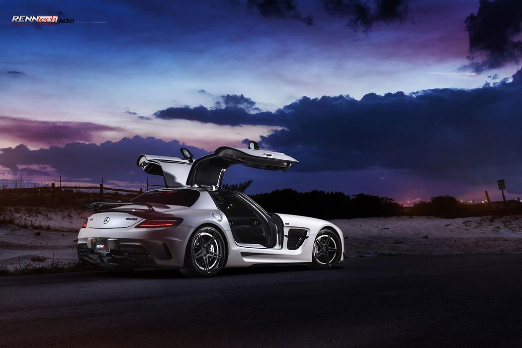 Mercedes-Benz SLS