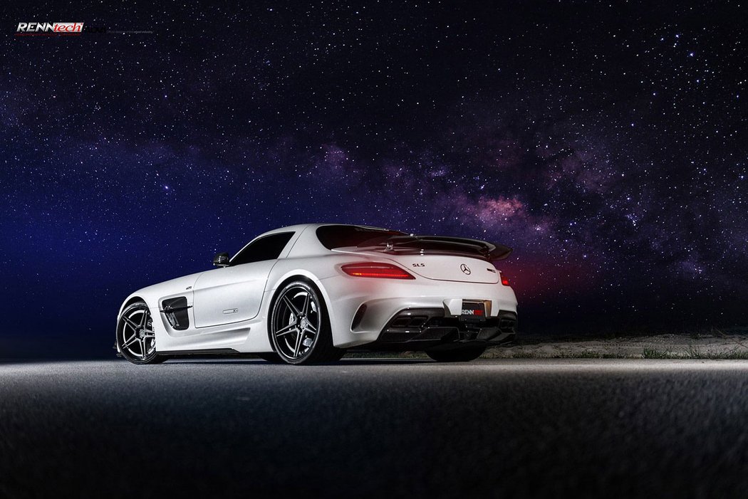 Mercedes-Benz SLS