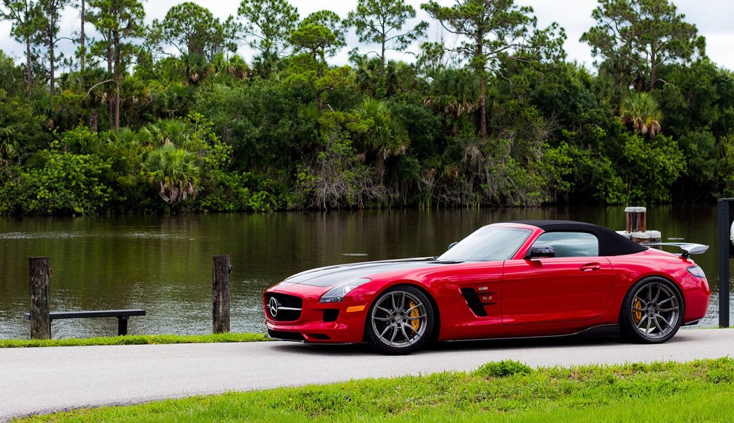 Mercedes-Benz SLS