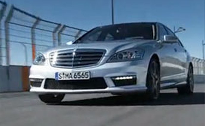 Video: Mercedes-Benz S 63 a S 65 AMG: Výkon a luxus