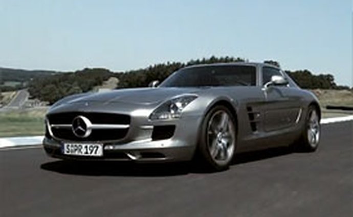 Video: Mercedes-Benz SLS AMG – Nový supersport na okruhu