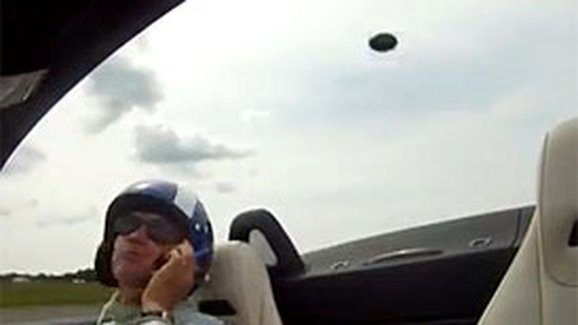 Video: Coulthard chytá golfový míček. V rychlosti 300 km/h