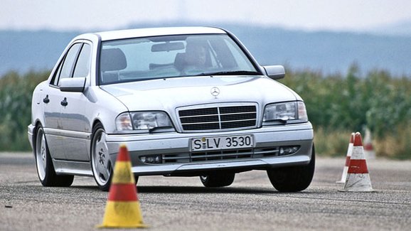 Před čtvrt stoletím došlo ke spojení Mercedesu a AMG: Připomeňte si první společný projekt