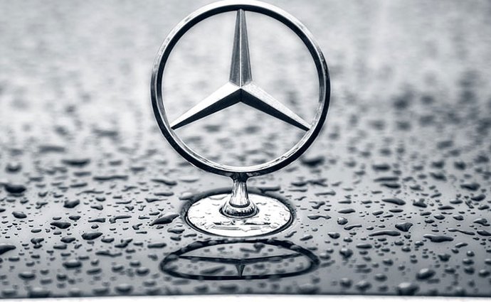 Svolávačka Mercedesu kvůli airbagům: Můžou samovolně explodovat