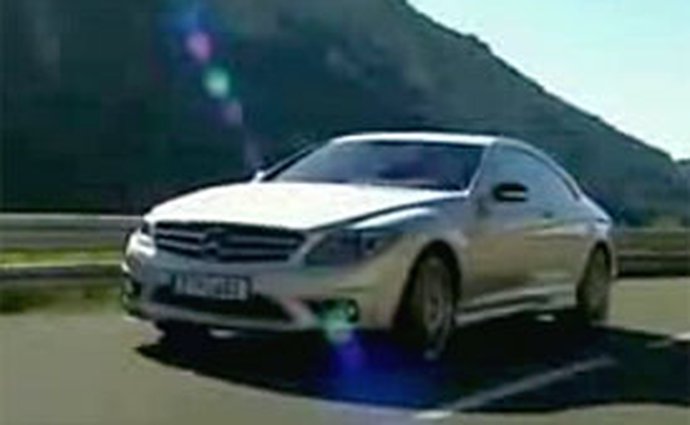 Video: Mercedes-Benz CL 65 AMG v pohybu i staticky