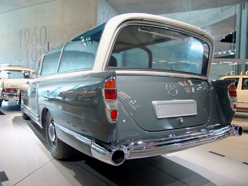 Mercedes-Benz SE