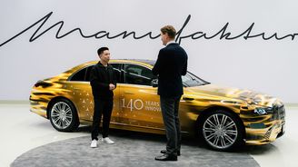 Svítící hvězdy nestačí. Třída S od Mercedesu dostane LEDky i na ikonický prvek Svítící hvězdy nestačí. Třída S od Mercedesu dostane LEDky i na ikonický prvek