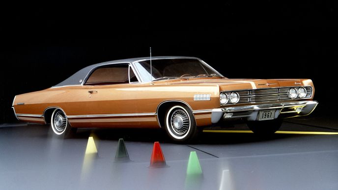 Dvoudveřový hardtop Mercury Marquis první generace z roku 1967. Dvoudveřový hardtop Mercury Marquis první generace z roku 1967.
