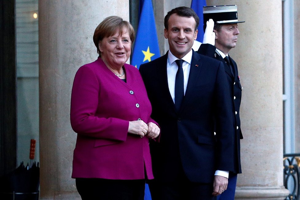 Kancléřka Merkelová s francouzským prezidentem Emmanuelem Macronem.