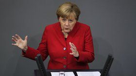 Angela Merkelová při jednání o rozpočtu