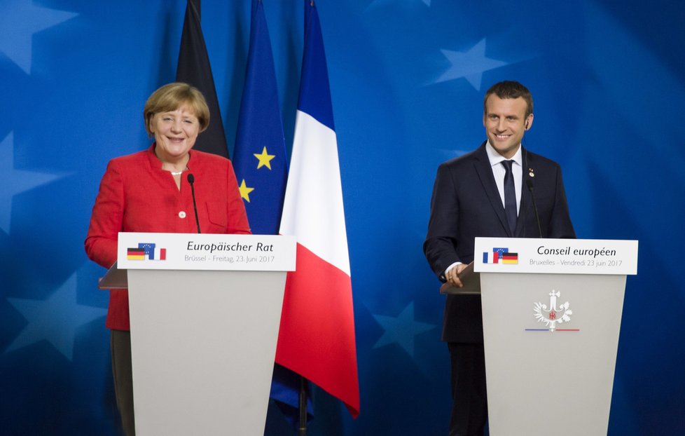 Merkelová s Macronem, 2017.