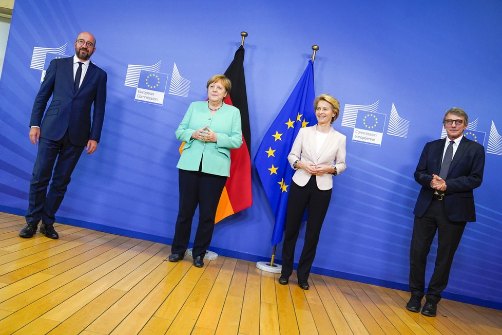 Merkelová s šéfy Evropské komise, europarlamentu a Evropské rady.