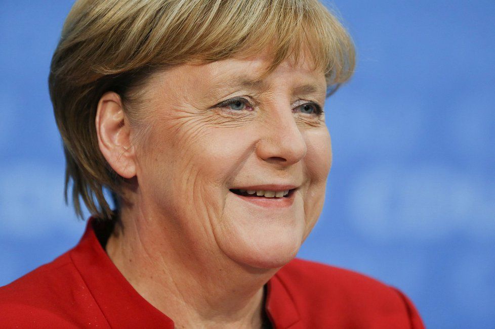 Angela Merkelová oznámila čtvrtou kandidaturu na post německé kancléřky (20. 11. 2016)