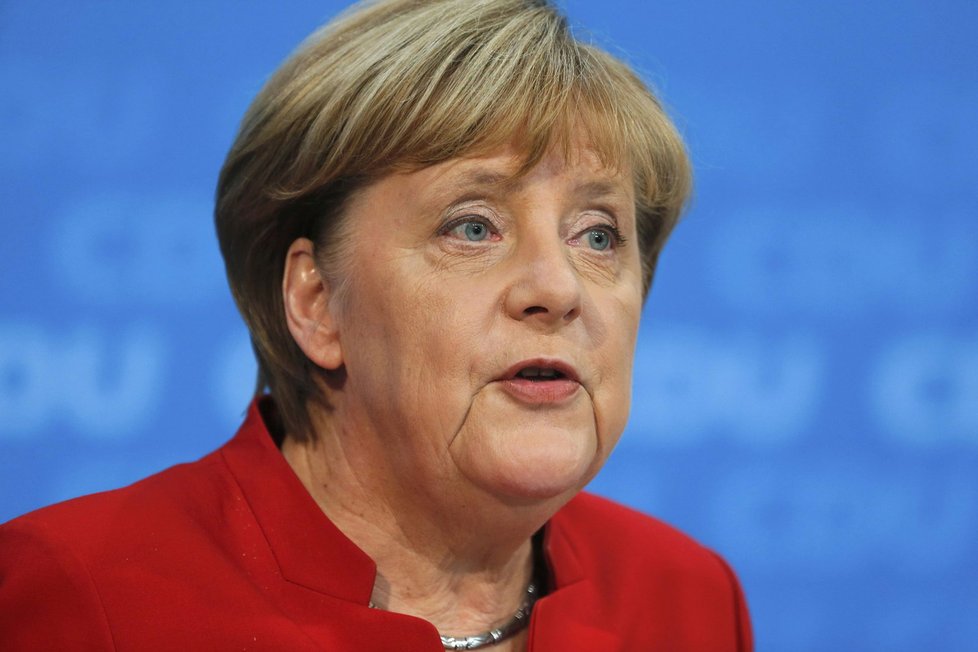 Angela Merkelová oznámila čtvrtou kandidaturu na post německé kancléřky (20. 11. 2016).