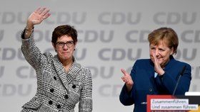 Nástupkyně Merkelové končí, selhání padá i na hlavu poroučející se kancléřky