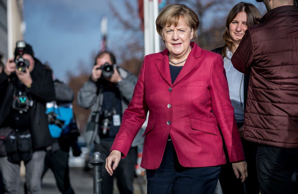 Angela Merkelová po dalším kole rozhovorů o nové vládě. (17.11.2017)