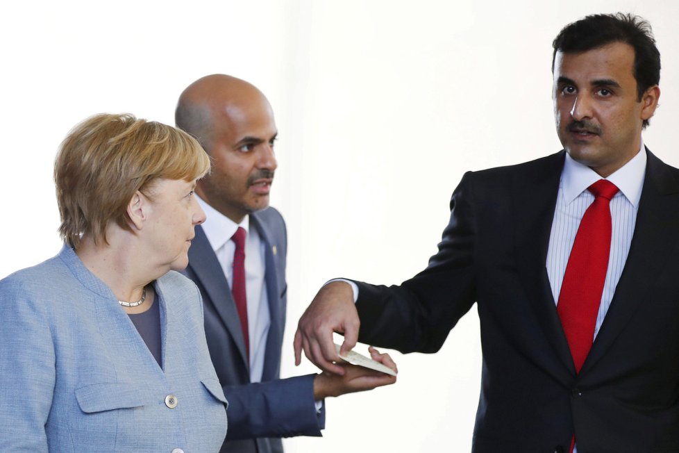 Angela Merkelová se sešla s katarským emírem Sáním.