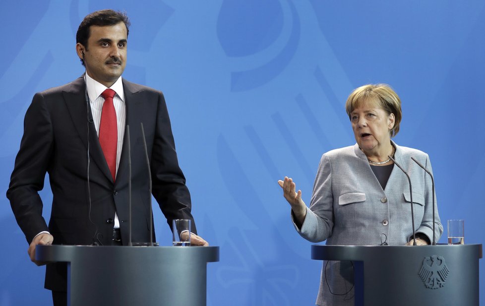 Merkelová se sešla s katarským emírem, princ zatýkal své kritiky.