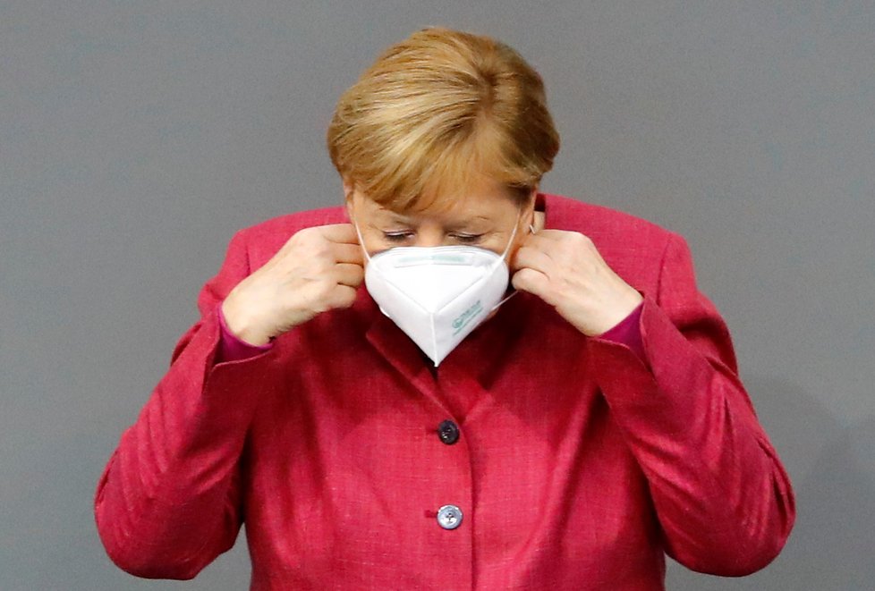 Německá kancléřka Angela Merkelová ve Spolkovém sněmu (29. 10. 2020)