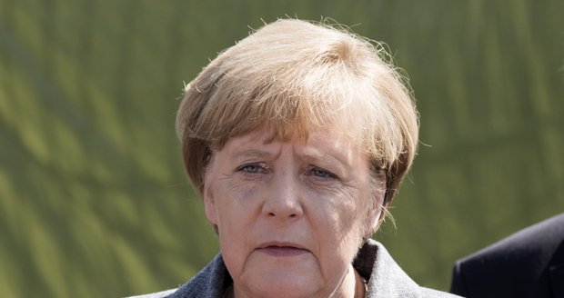 „Vlastizrádkyně!“ Merkelová se zastala uprchlíků, lidé ji vypískali