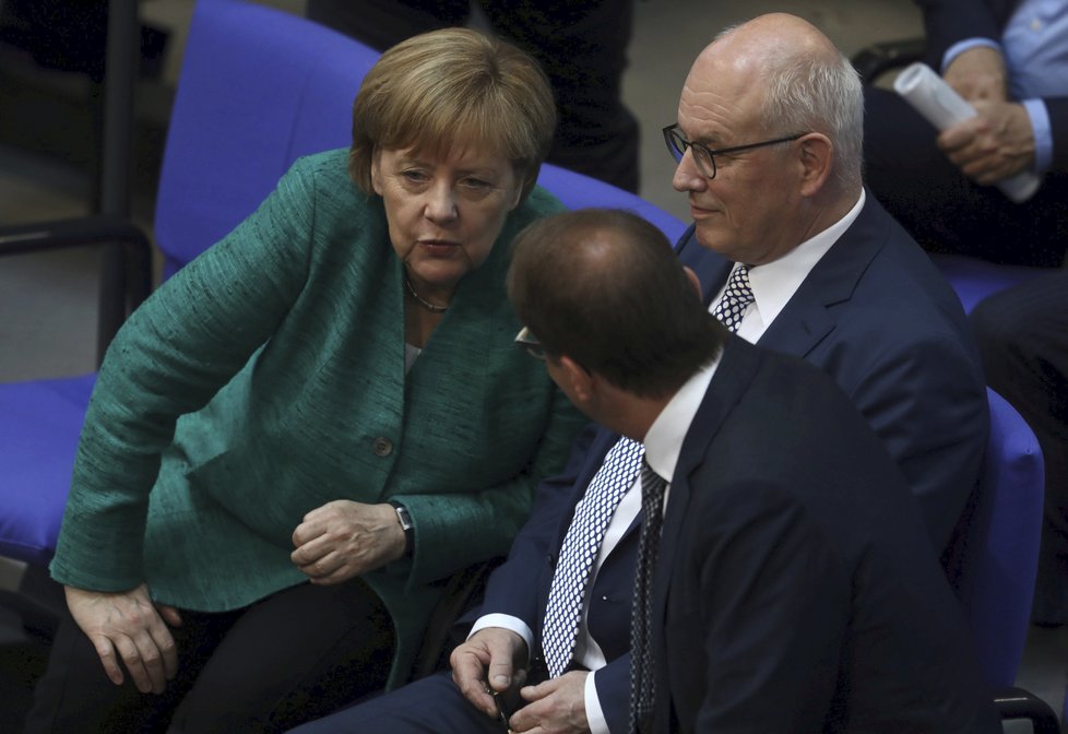 Kanceléřka Angela Merkelová utrpěla porážku.