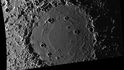 Tohle není Měsíc ale Merkur. Sonda Messenger přinesla velmi podrobné snímky jeho povrchu.