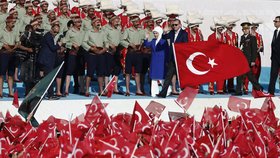 Erdogan kvůli arménské genocidě: Jste vůbec Turci? Nadával německým poslancům tureckého původu.