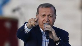 Erdogan kvůli arménské genocidě: Jste vůbec Turci? Nadával německým poslancům tureckého původu.