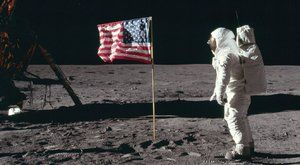 50 let od přistání na Měsíci: Tragédii Apolla 11 zabránila propiska