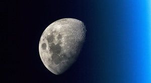 Průvodce Sluneční soustavou: Dramatický vznik Měsíce 