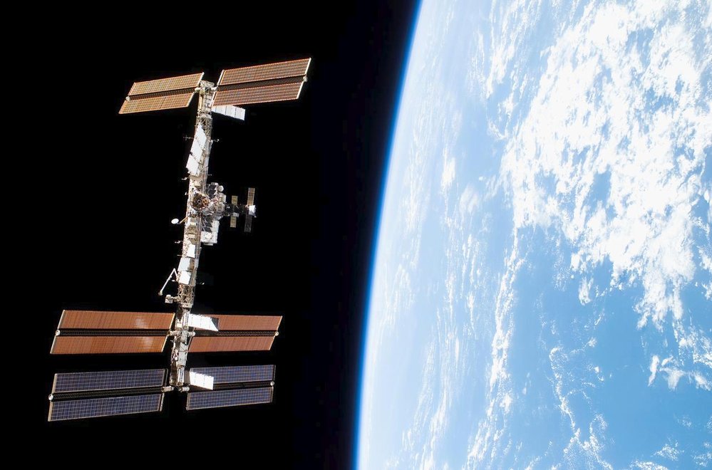 Mezinárodní vesmírná stanice je zhruba šestkrát větší, než bude plánovaná měsíční stanice Gateway