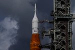 Orion hlásí problémy s únikem paliva, cesta na Měsíc se ještě trošku odsune (3.9.2022)