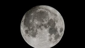 Měsíc je dnes v úplňku a navíc nejblíže Zemi za uplynulých 18 let