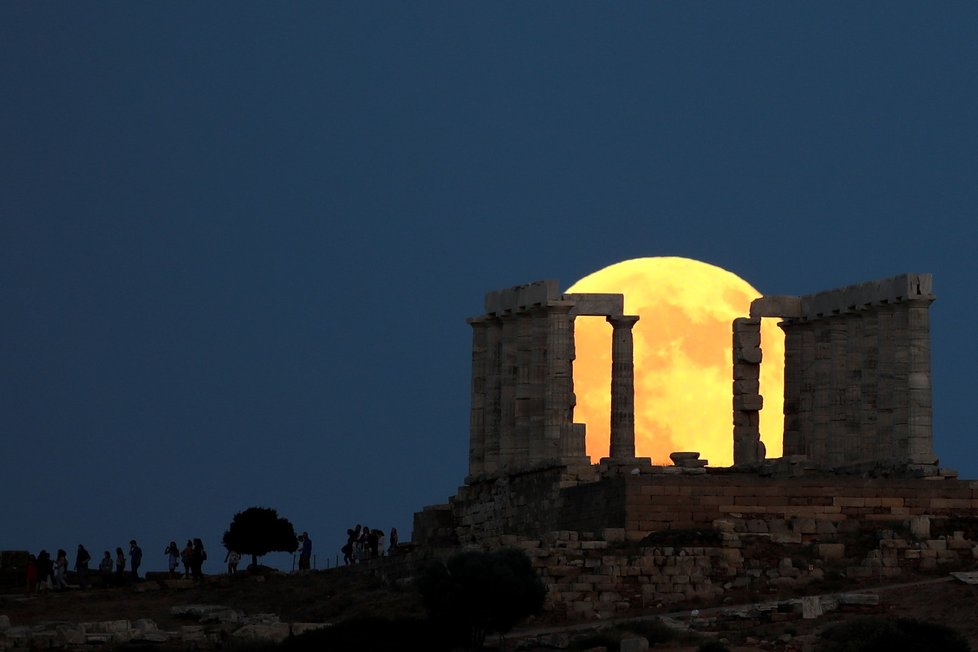 Zatmění Měsíce v Řecku