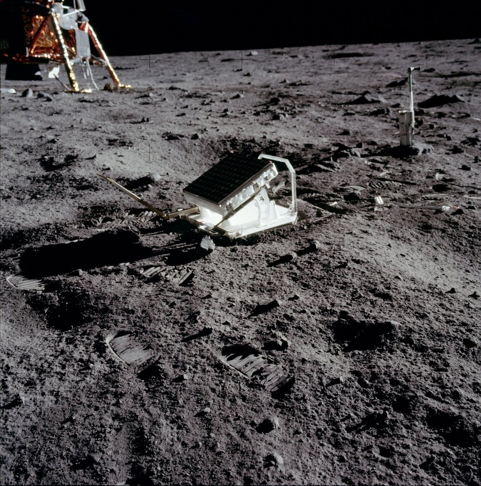 Laserový odražeč, který zanechali na povrchu Měsíce astronauti z Apolla