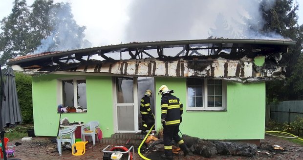 Požár rodinného domu v Měšicích u Prahy, 27. září 2019