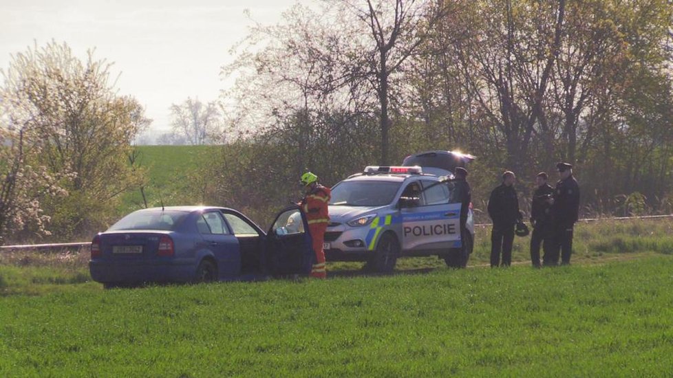 Srážka s člověkem zastavila provoz vlaků u Měšic ve středních Čechách.