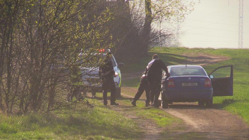 Srážka s člověkem zastavila provoz vlaků u Měšic ve středních Čechách.