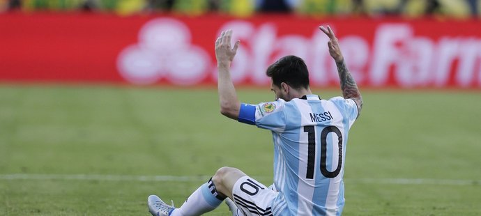 Zklamaný Lionel Messi po prohře ve finále Copa América