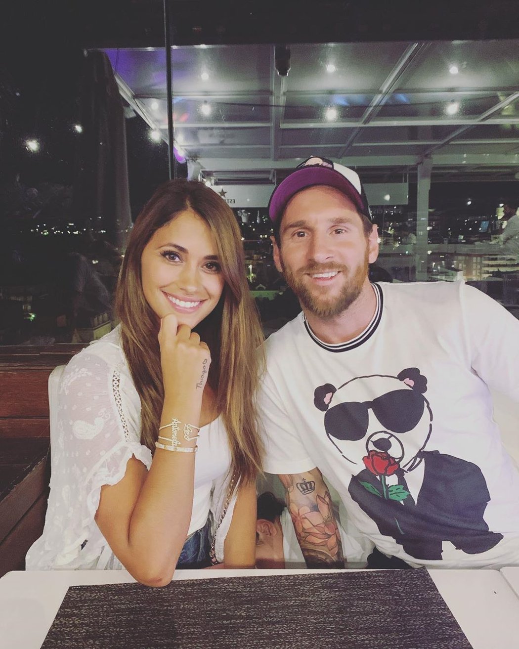 Lionel Messi s půvabnou manželkou Antonelou