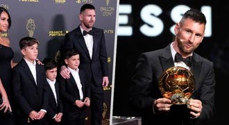 Messi si převzal Zlatý míč: Synové vyváděli v hledišti!