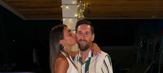 Lionel Messi se svou ženou.