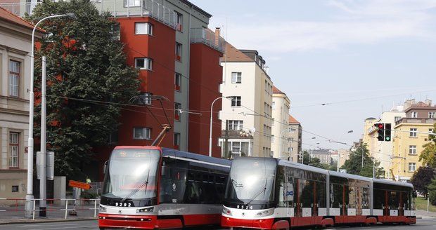 Tramvajový děs běs: Oprava kolejí zkomplikuje cesty Prahou! 15 linek čekají výluky