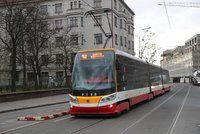 Cestující, pozor! O víkendu nepojedou tramvaje mezi Královským letohrádkem a Brusnicí. Bez náhrady