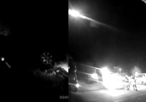 Opilý řidič (33) neezvládl v Brně průjezd kruhovým objezdem ve svém BMW.