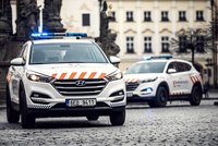 Mladá žena (21) v České Lípě zmlátila partnera: Zbitý muž pak utekl z nemocnice, přítelkyně tam usnula