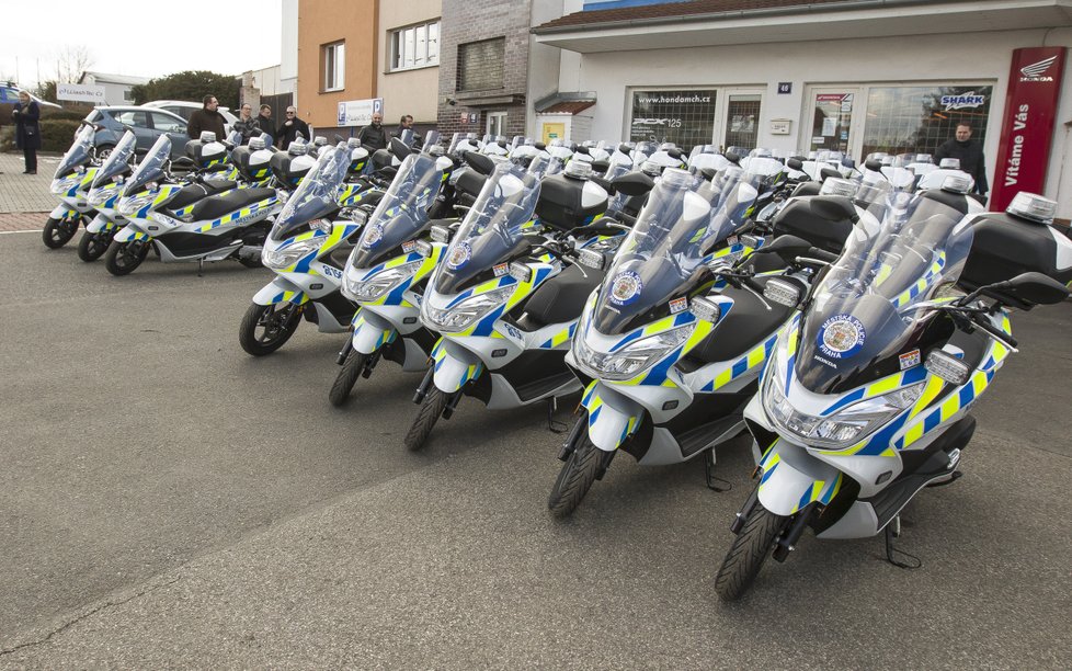 Strážníci se budou prohánět na 44 nových motocyklech.